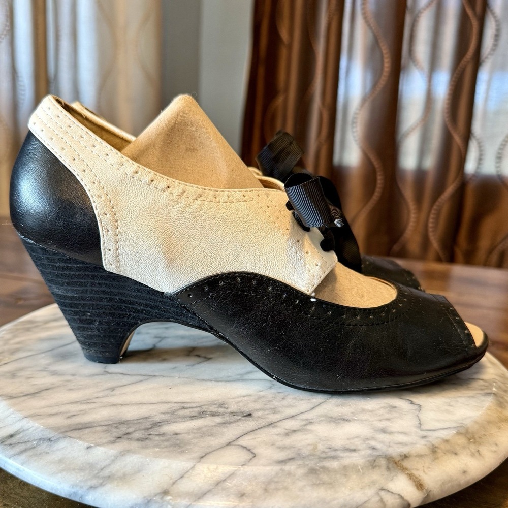 Chelsea Crew Peep Toe Black White Oxford Vintage Inspired Ribbon Lace Up Heels 8
